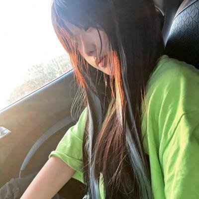 穿着旗袍的女孩